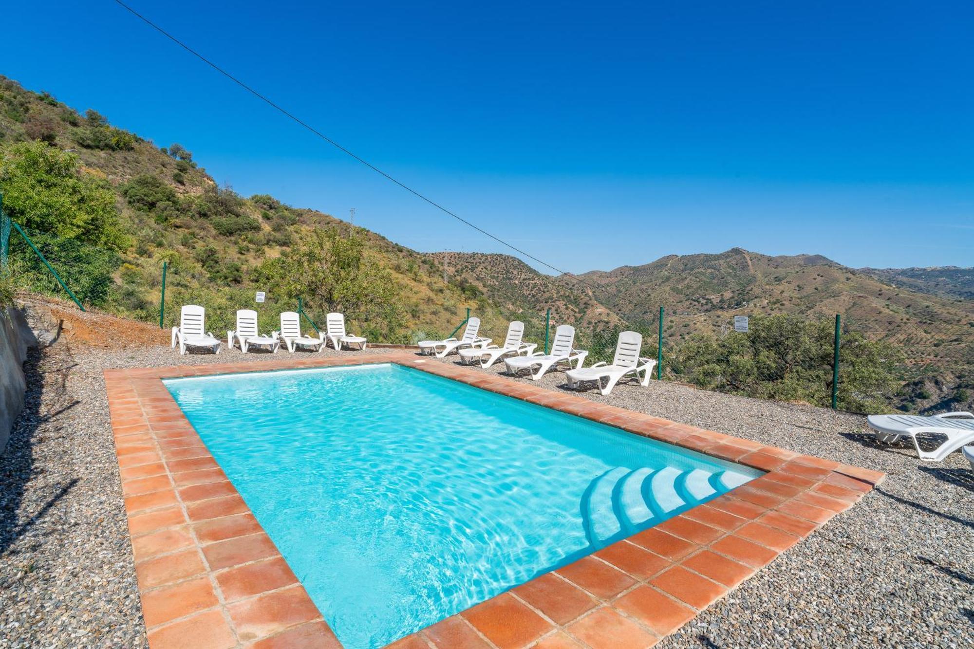 Complejo Rural El Mirador Guest House Малага Екстериор снимка