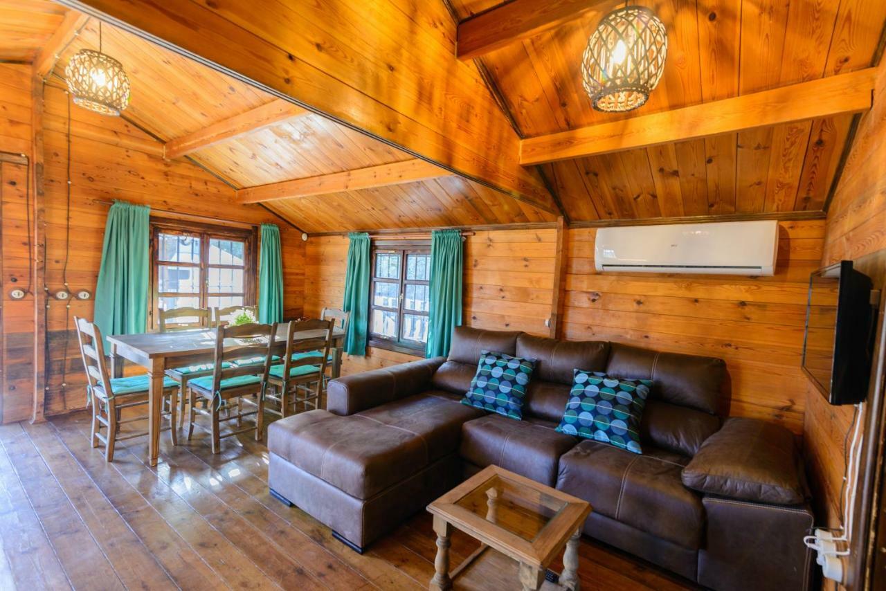 Complejo Rural El Mirador Guest House Малага Екстериор снимка